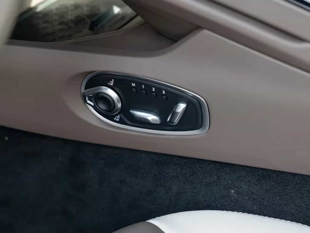 Aston Martin DB12 | Interieur Mid Duotone null-photo-26