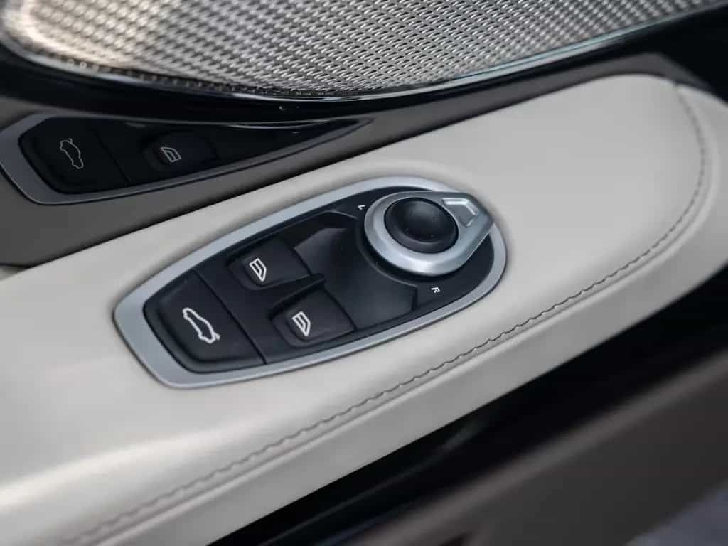 Aston Martin DB12 | Interieur Mid Duotone null-photo-28