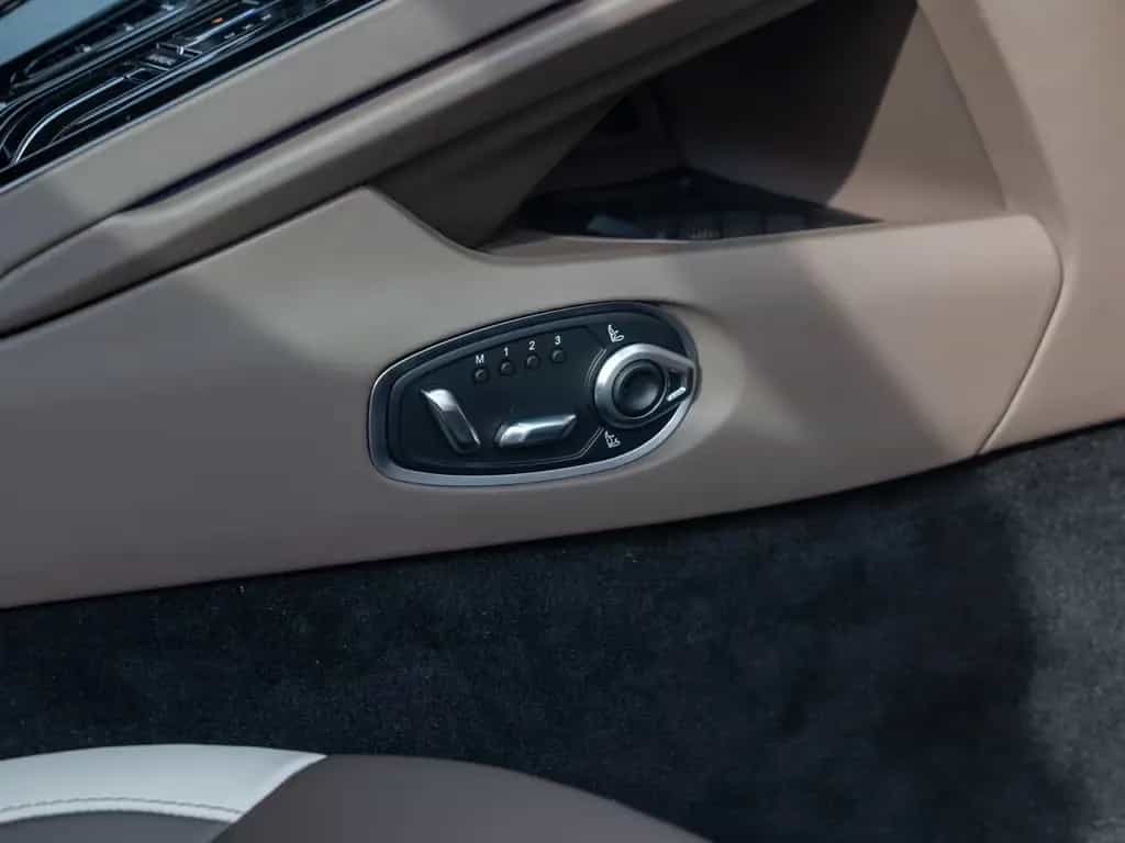 Aston Martin DB12 | Interieur Mid Duotone null-photo-34