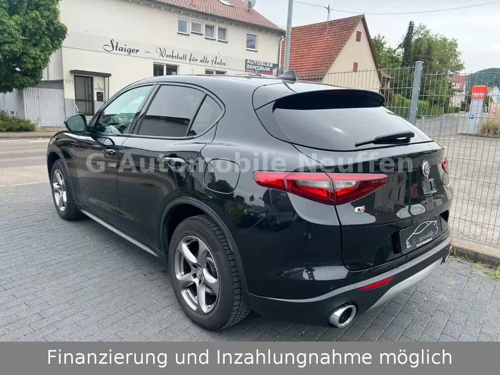 Alfa Romeo Stelvio Super Q4*Xenon*Navi*CAM*ACC*ShZ*1.Hand 01/2019-photo-1