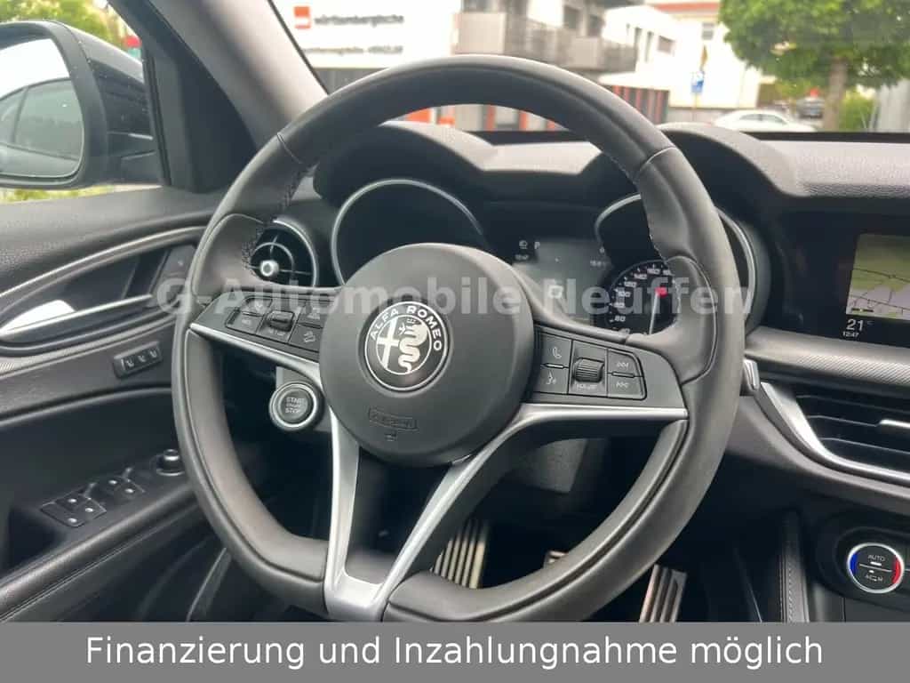Alfa Romeo Stelvio Super Q4*Xenon*Navi*CAM*ACC*ShZ*1.Hand 01/2019-photo-15