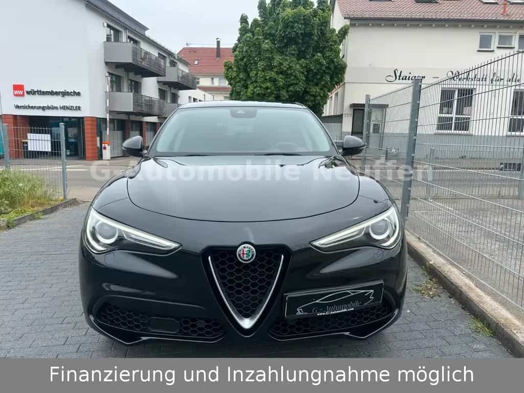 Alfa Romeo Stelvio Super Q4*Xenon*Navi*CAM*ACC*ShZ*1.Hand 01/2019-photo-4