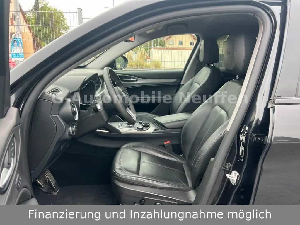Alfa Romeo Stelvio Super Q4*Xenon*Navi*CAM*ACC*ShZ*1.Hand 01/2019-photo-9