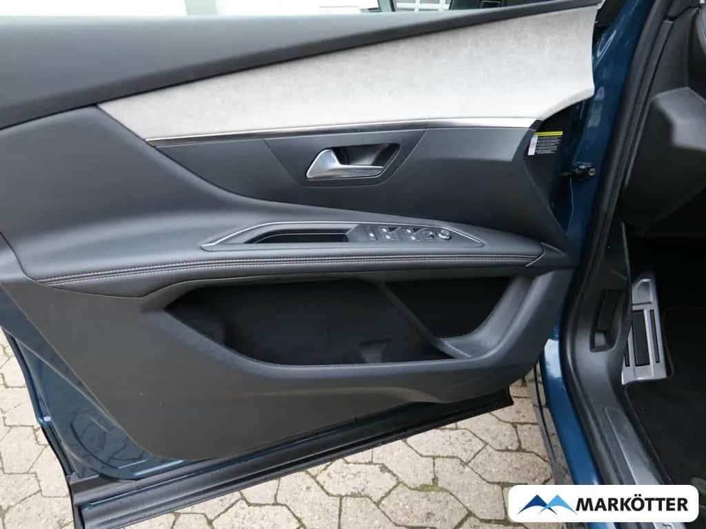Peugeot 3008 GT 1.2 PureTech 130 Totwinkel/CAM/ACC/SHZ 07/2023-photo-19