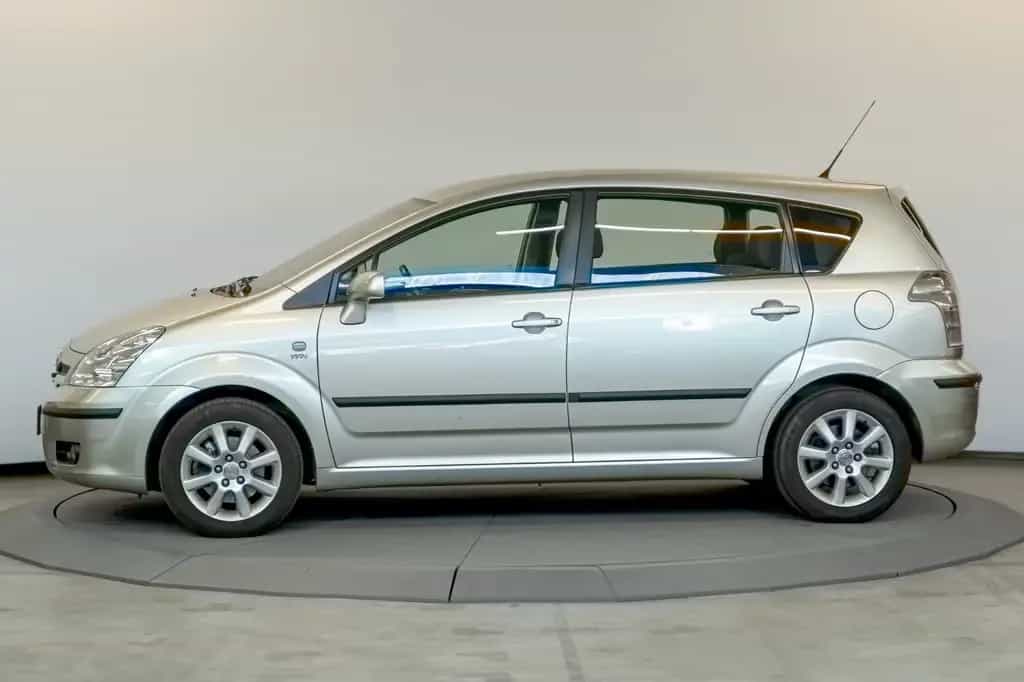 Toyota Corolla Verso 1.8 Executive Automatik AHK 7Sitz 11/2004-photo-1