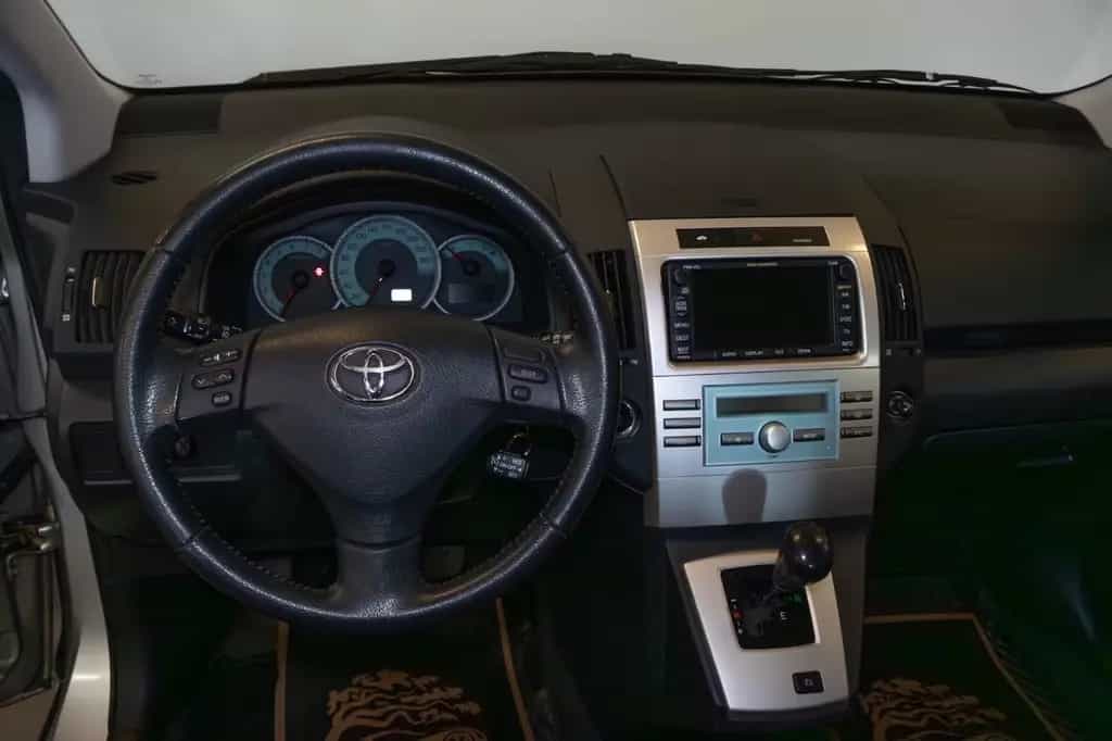 Toyota Corolla Verso 1.8 Executive Automatik AHK 7Sitz 11/2004-photo-20