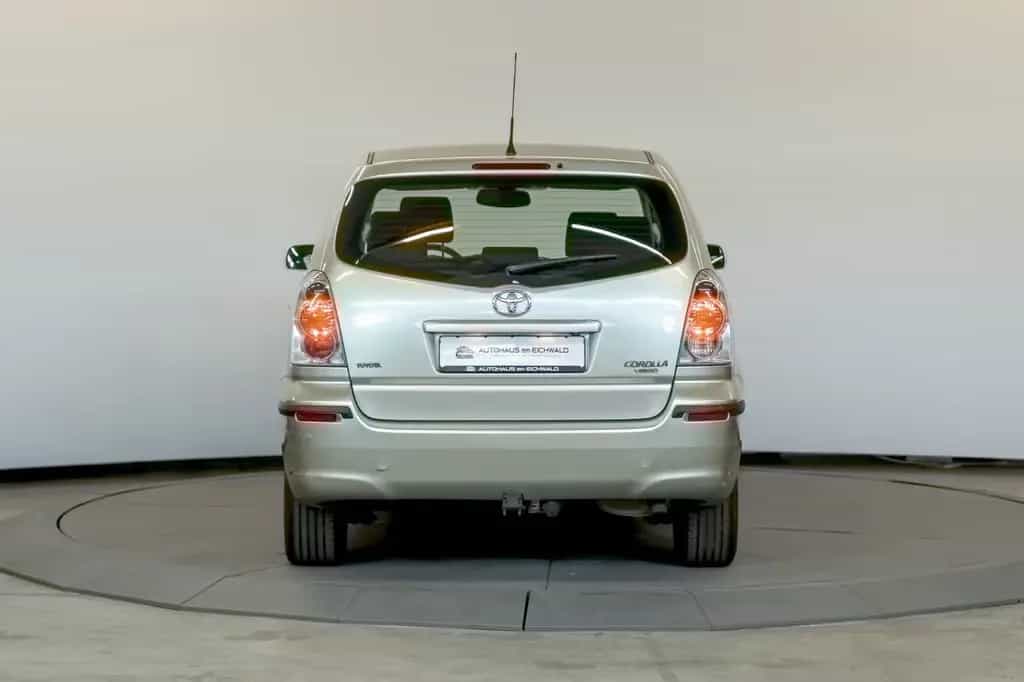 Toyota Corolla Verso 1.8 Executive Automatik AHK 7Sitz 11/2004-photo-3