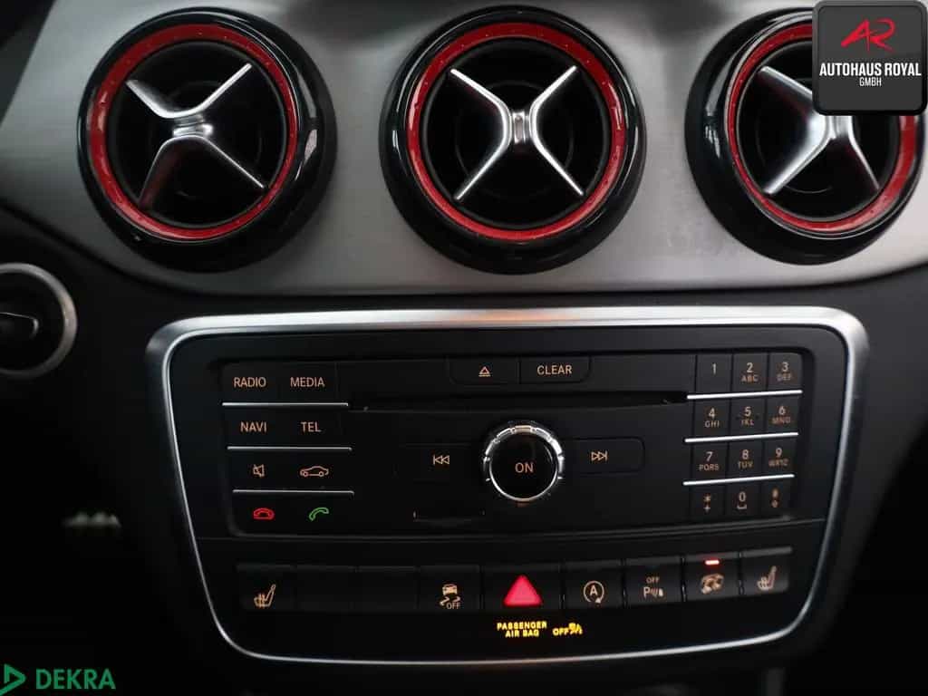 Mercedes-Benz GLA 45 AMG PERFORMANCE 4M PANO,KAMERA,KEYLESS 09/2016-photo-17