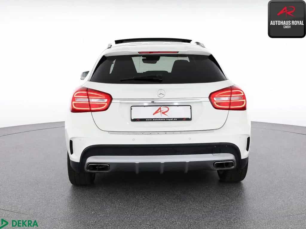 Mercedes-Benz GLA 45 AMG PERFORMANCE 4M PANO,KAMERA,KEYLESS 09/2016-photo-3