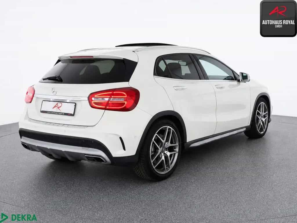 Mercedes-Benz GLA 45 AMG PERFORMANCE 4M PANO,KAMERA,KEYLESS 09/2016-photo-4