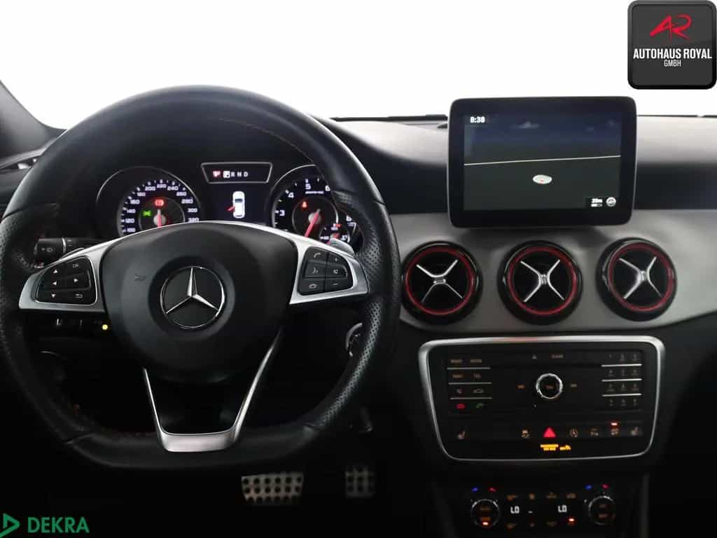Mercedes-Benz GLA 45 AMG PERFORMANCE 4M PANO,KAMERA,KEYLESS 09/2016-photo-9