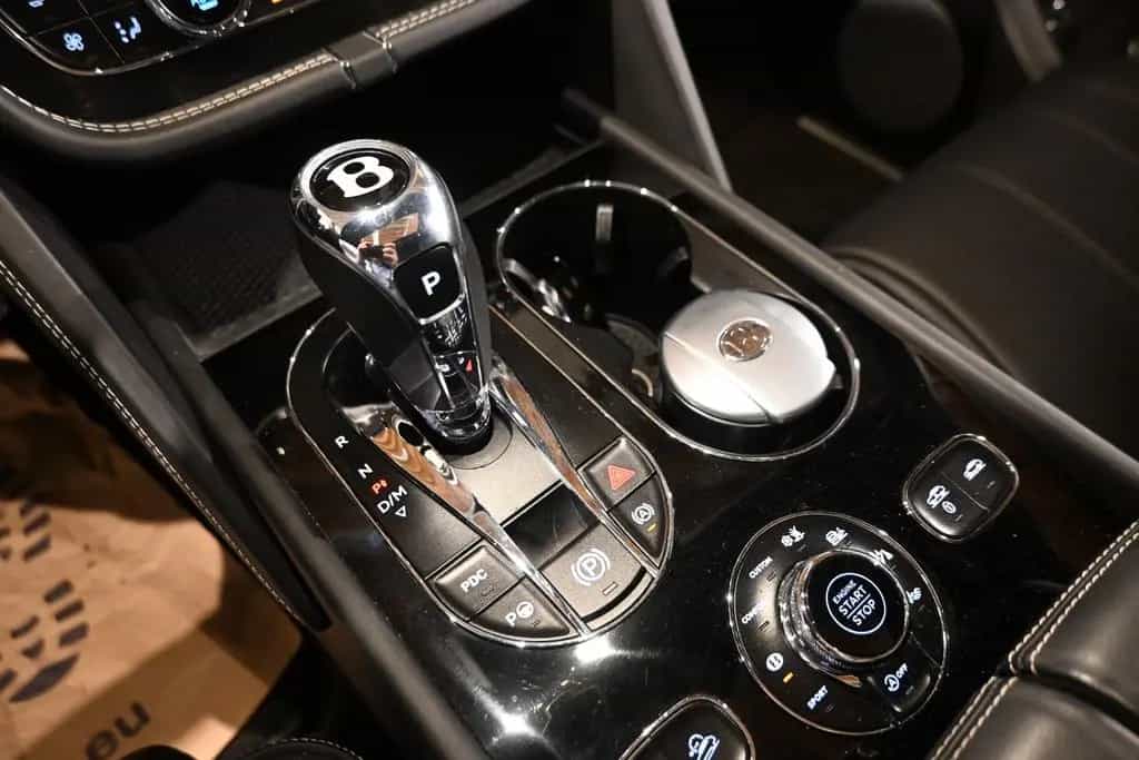 Bentley Bentayga 6.0 W12 4WD MULLINER FULL FULL !! 03/2016-photo-24