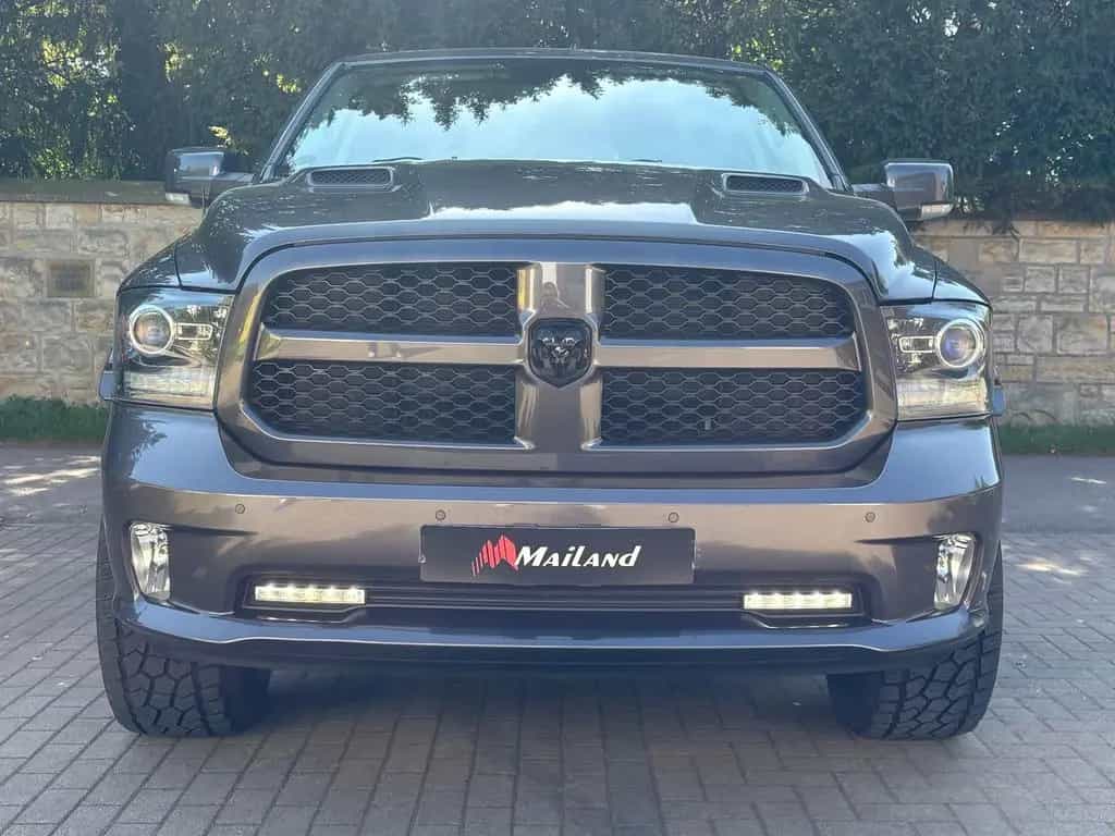 Dodge RAM 1500*5.7 V8*AHK*RAM BOX*Hoch & Breit* 07/2015-photo-1