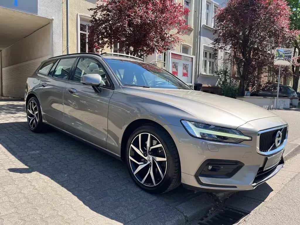 Volvo V60 Kombi T5, Leder, LED, PANORAMA 05/2019-photo-2