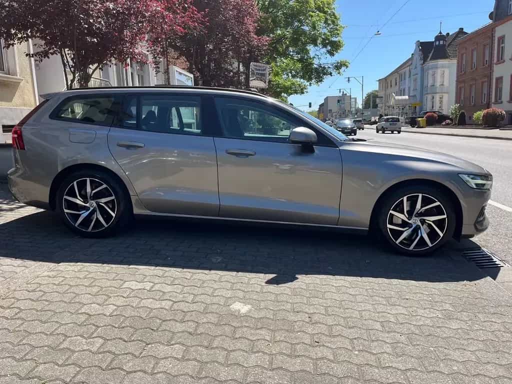 Volvo V60 Kombi T5, Leder, LED, PANORAMA 05/2019-photo-4