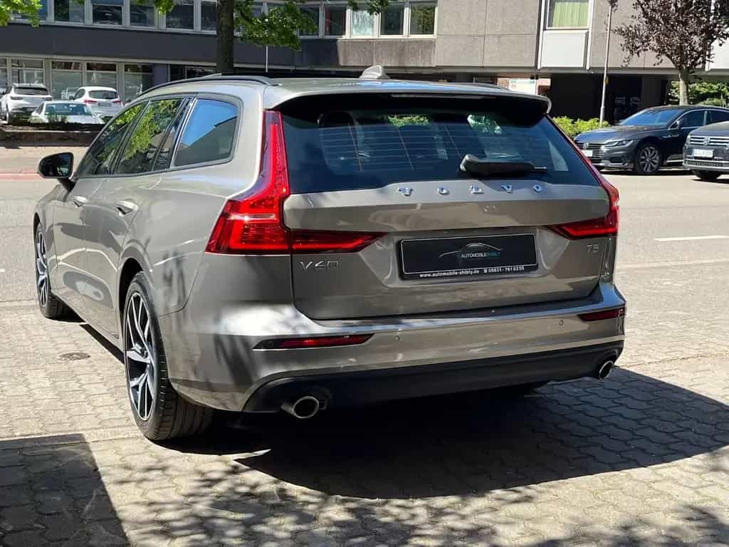 Volvo V60 Kombi T5, Leder, LED, PANORAMA 05/2019-photo-5