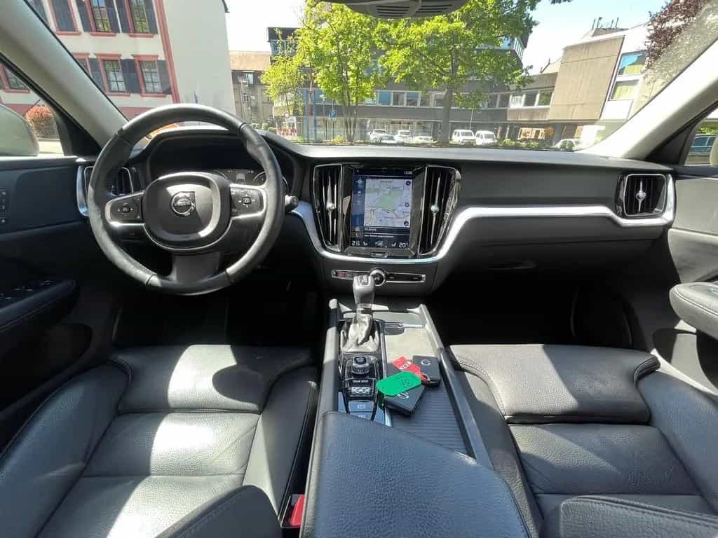 Volvo V60 Kombi T5, Leder, LED, PANORAMA 05/2019-photo-8
