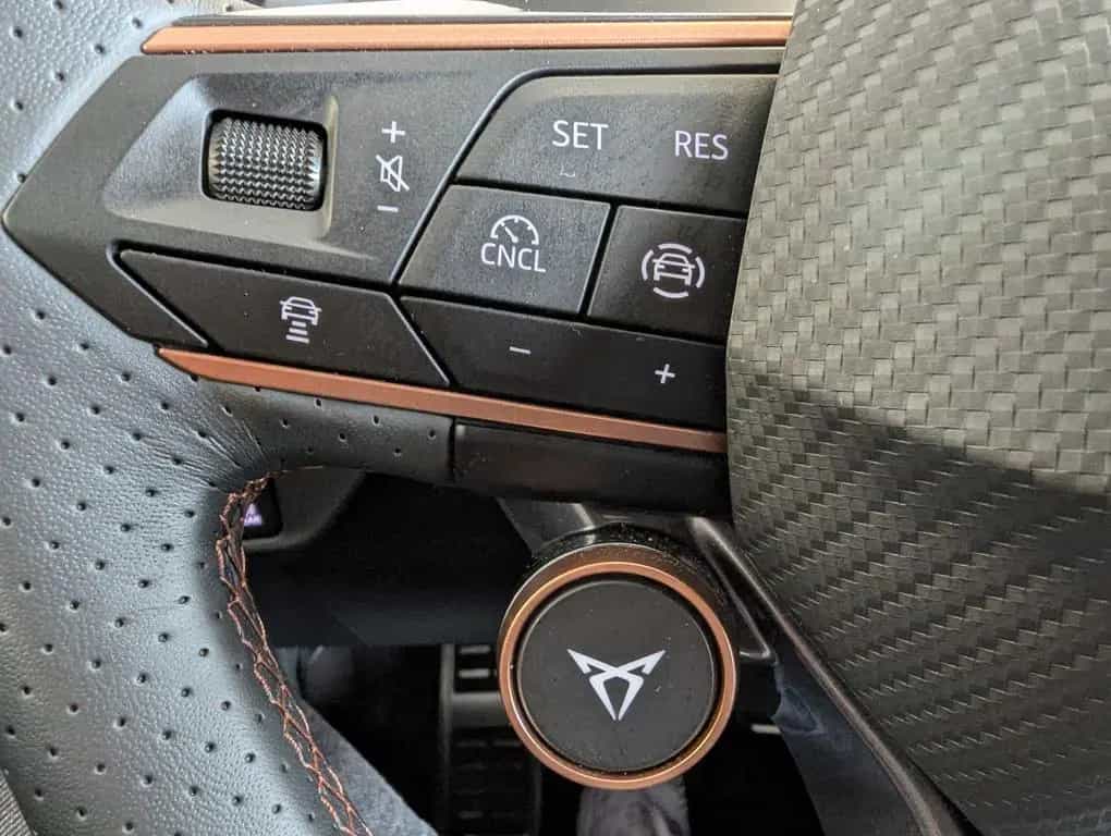 Cupra Terramar 1.5 eTSI Sennheiser Edge-Paket HUD 19" 12/2025-photo-22