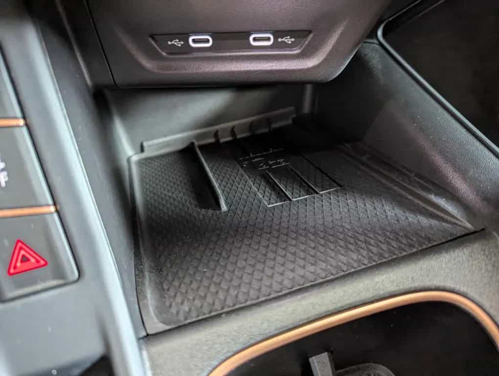 Cupra Terramar 1.5 eTSI Sennheiser Edge-Paket HUD 19" 12/2025-photo-24
