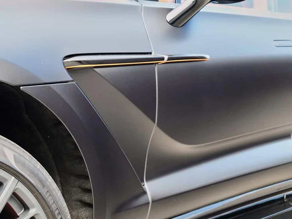 Aston Martin DBX 707 Satin Onyx Black Californian Poppy 06/2023-photo-14
