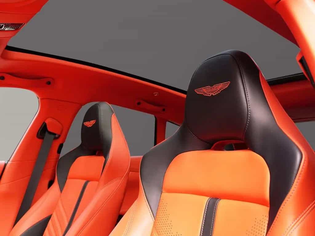 Aston Martin DBX 707 Satin Onyx Black Californian Poppy 06/2023-photo-23