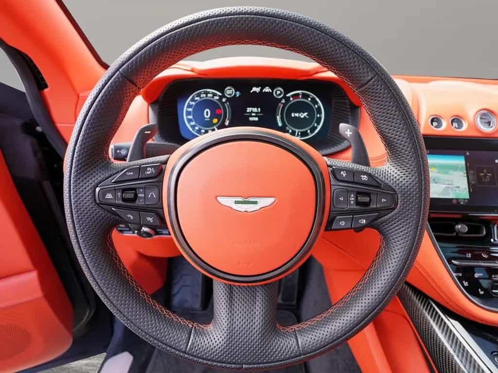 Aston Martin DBX 707 Satin Onyx Black Californian Poppy 06/2023-photo-24