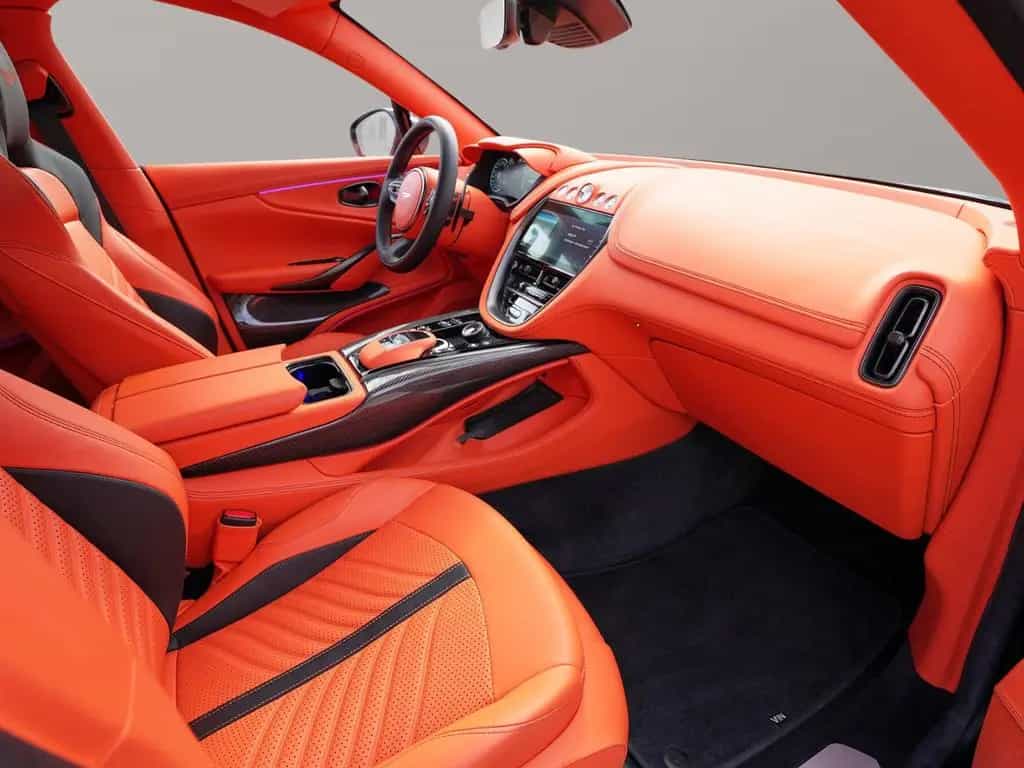 Aston Martin DBX 707 Satin Onyx Black Californian Poppy 06/2023-photo-39