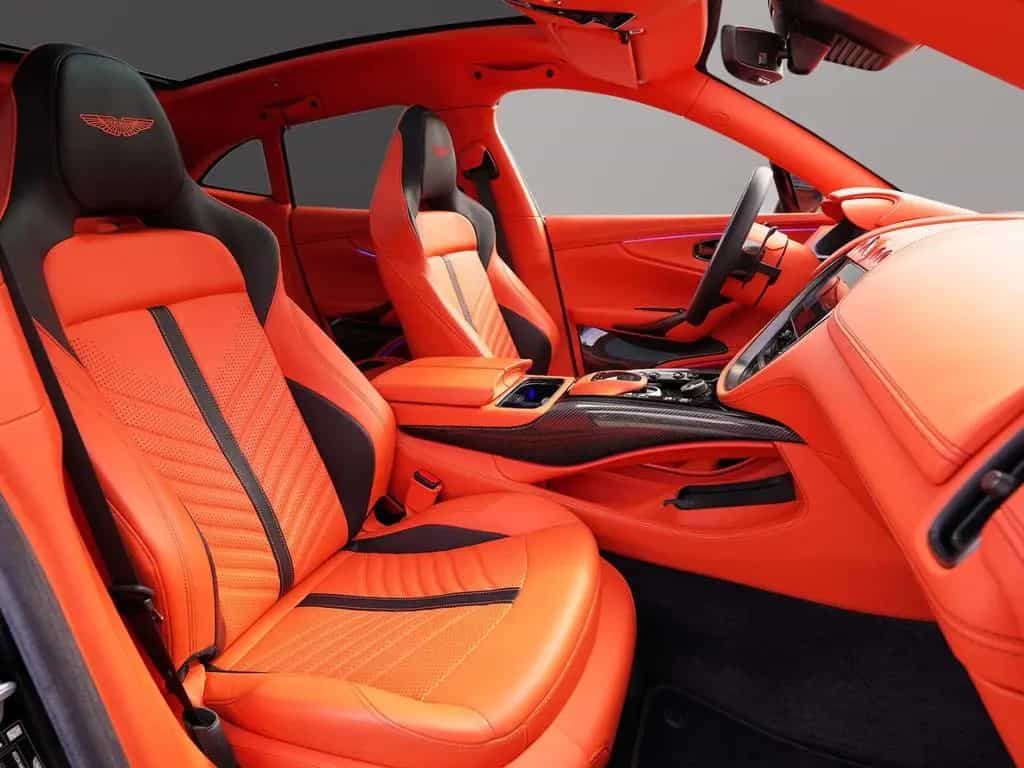 Aston Martin DBX 707 Satin Onyx Black Californian Poppy 06/2023-photo-40