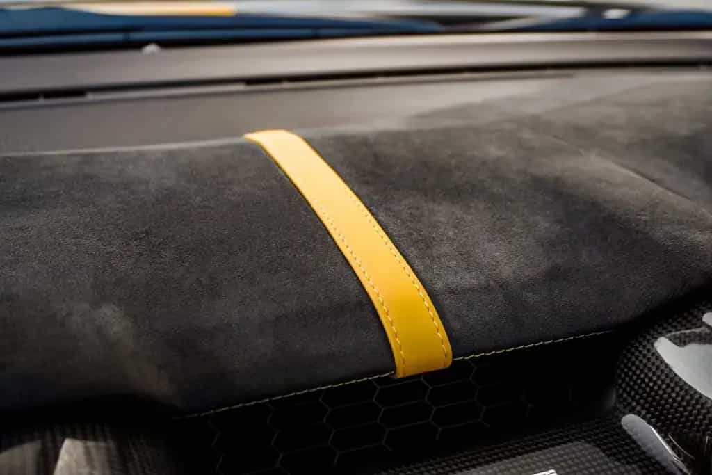 Ferrari 812 Competizione - Blu Tour de France - 1 of 999 03/2023-photo-10