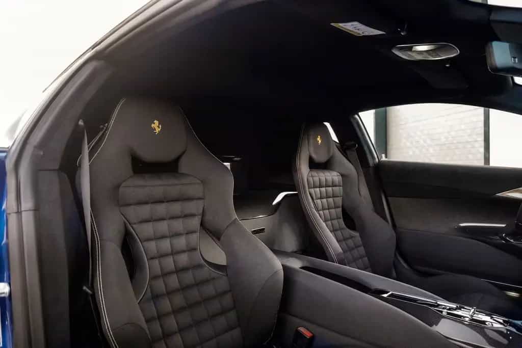 Ferrari 812 Competizione - Blu Tour de France - 1 of 999 03/2023-photo-3