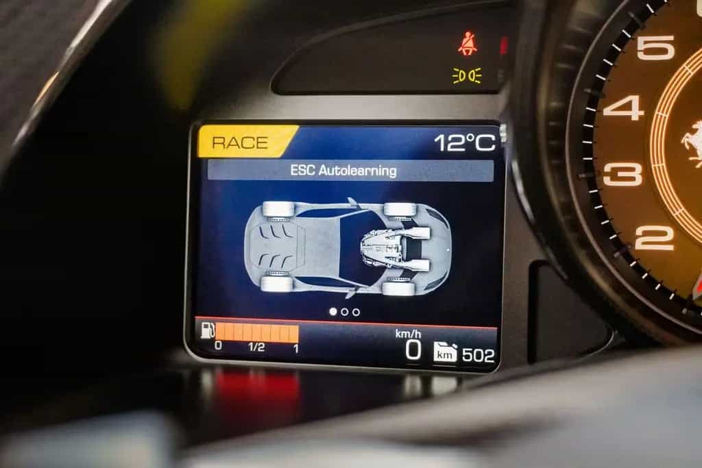 Ferrari 812 Competizione - Blu Tour de France - 1 of 999 03/2023-photo-5