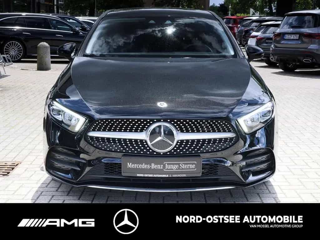 Mercedes-Benz A 250 LIMO AMG 4M NAVI TEMPOMAT LED SITZH 08/2020-photo-1
