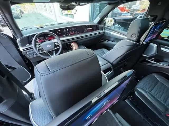 Cadillac Escalade V-Series 6.2l V8 Kompressor 09/2025-photo-8