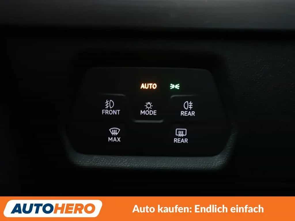 Seat Leon 1.5 eTSI ACT FR Aut.*NAVI*LED*ACC* 11/2021-photo-25