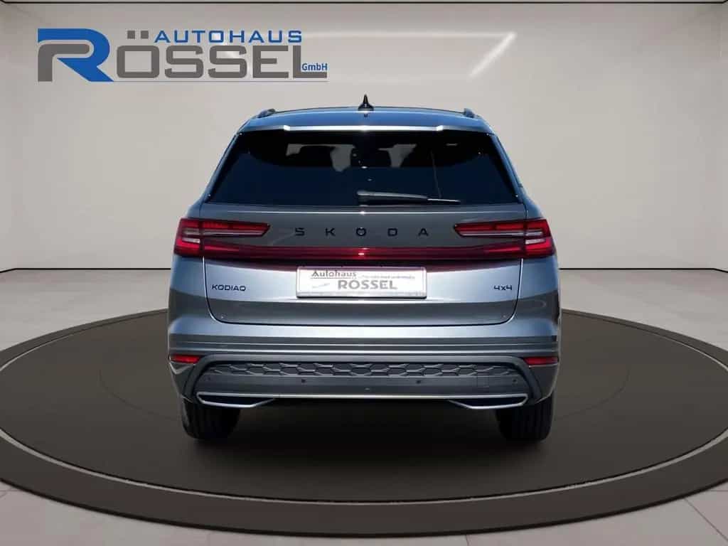 Skoda Kodiaq 2.0 TDI DSG 4x4 Sportline 20" Alu Navi El null-photo-4