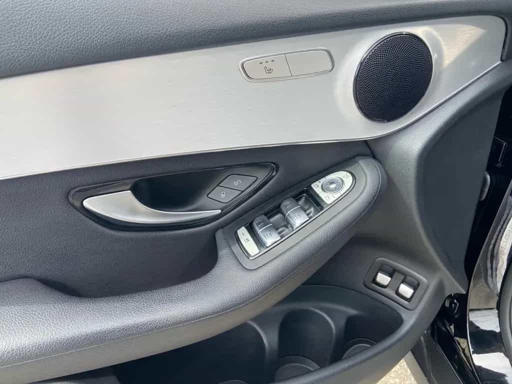 Mercedes-Benz GLC-Class d 4MATIC *AHK*DISTR*PARK*KAM*LED*TOTWINK 10/2019-photo-16