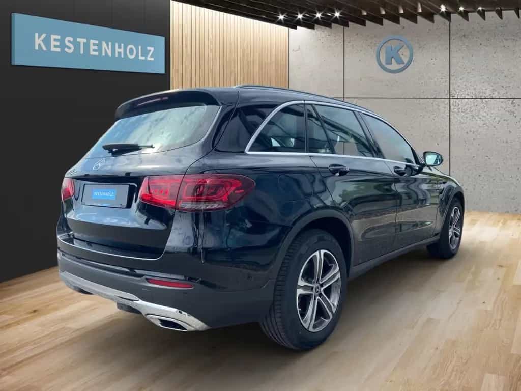 Mercedes-Benz GLC-Class d 4MATIC *AHK*DISTR*PARK*KAM*LED*TOTWINK 10/2019-photo-2