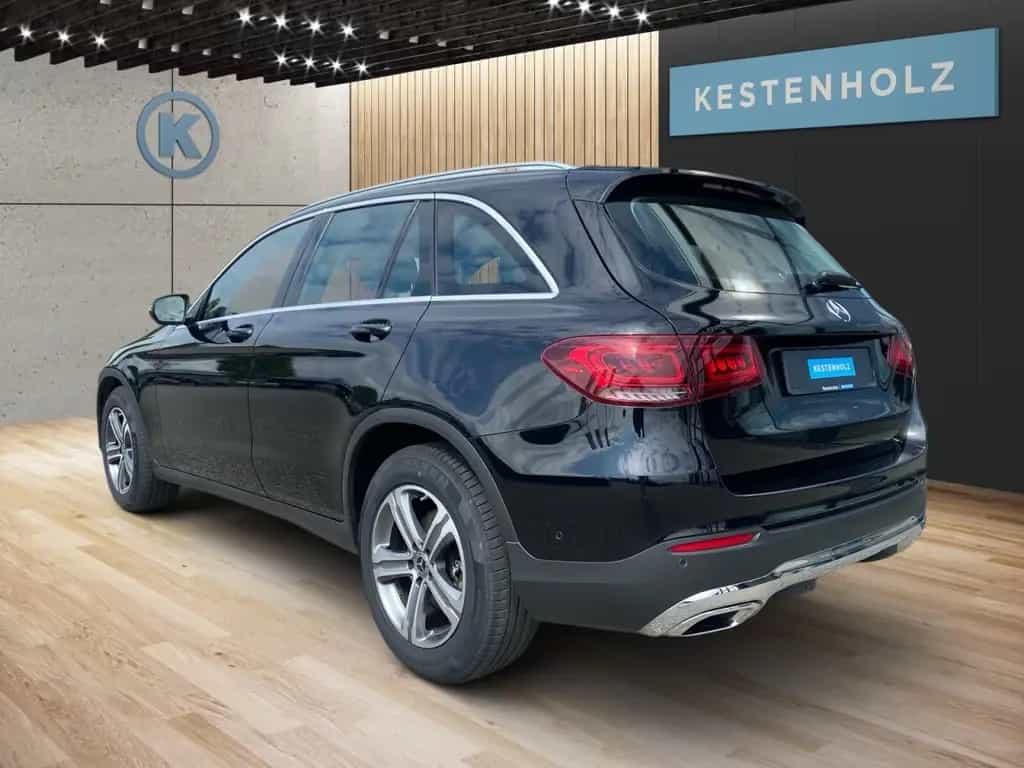 Mercedes-Benz GLC-Class d 4MATIC *AHK*DISTR*PARK*KAM*LED*TOTWINK 10/2019-photo-3