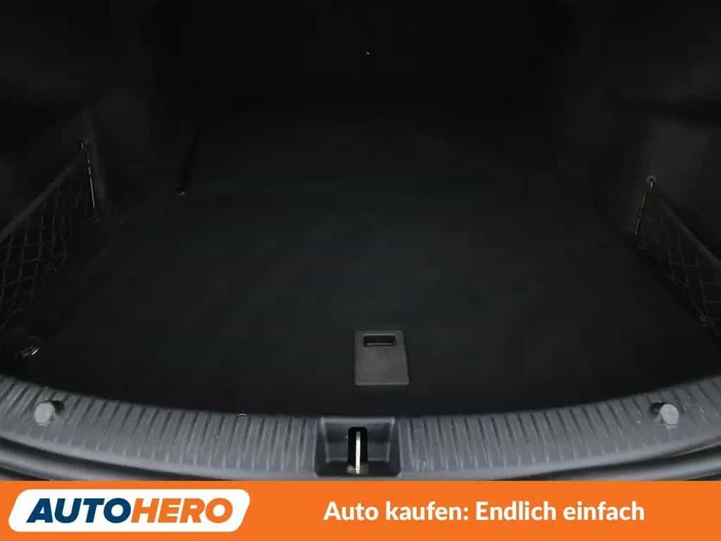 Mercedes-Benz C 180 C-Klasse C 180 CGI Avantgarde Aut.*NAVI*TEMPO* 06/2016-photo-17