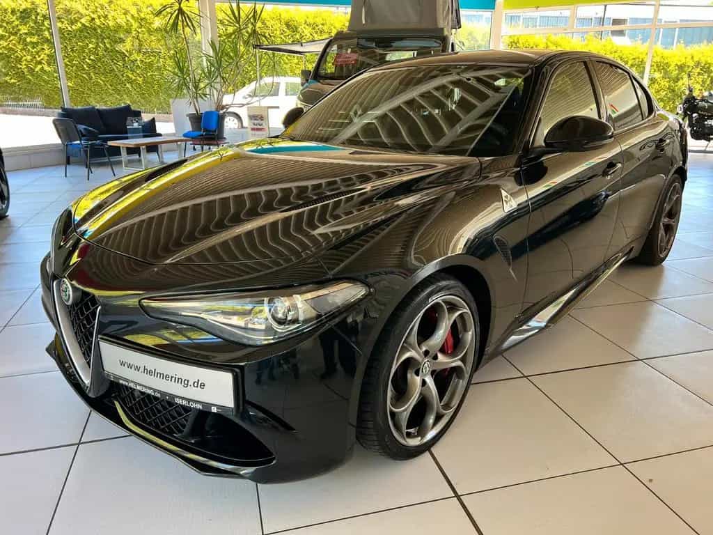 Alfa Romeo Giulia Quadrifoglio 2.9 V6 Bi-Turbo 06/2017-photo-11