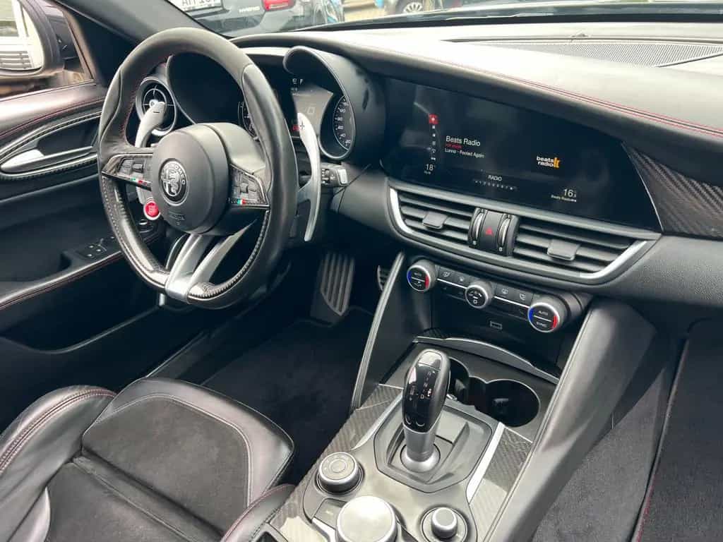 Alfa Romeo Giulia Quadrifoglio 2.9 V6 Bi-Turbo 06/2017-photo-14