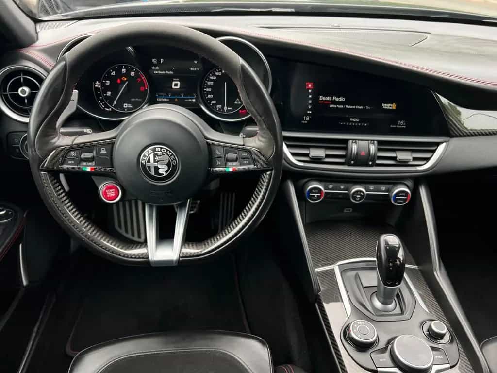 Alfa Romeo Giulia Quadrifoglio 2.9 V6 Bi-Turbo 06/2017-photo-15