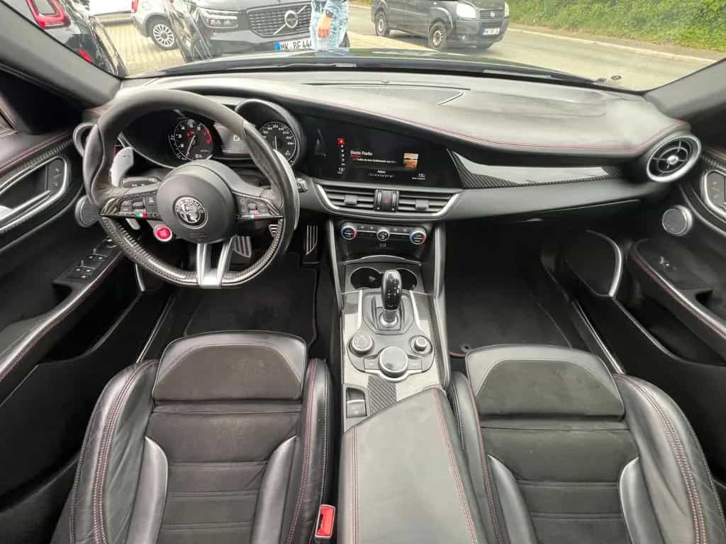 Alfa Romeo Giulia Quadrifoglio 2.9 V6 Bi-Turbo 06/2017-photo-16
