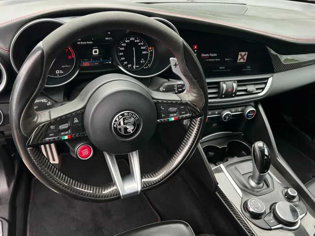 Alfa Romeo Giulia Quadrifoglio 2.9 V6 Bi-Turbo 06/2017-photo-17
