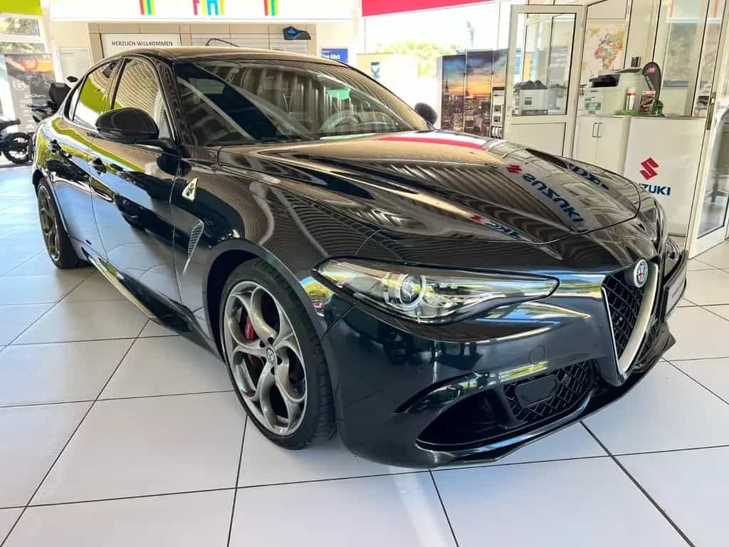 Alfa Romeo Giulia Quadrifoglio 2.9 V6 Bi-Turbo 06/2017-photo-2