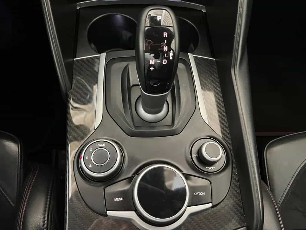 Alfa Romeo Giulia Quadrifoglio 2.9 V6 Bi-Turbo 06/2017-photo-20