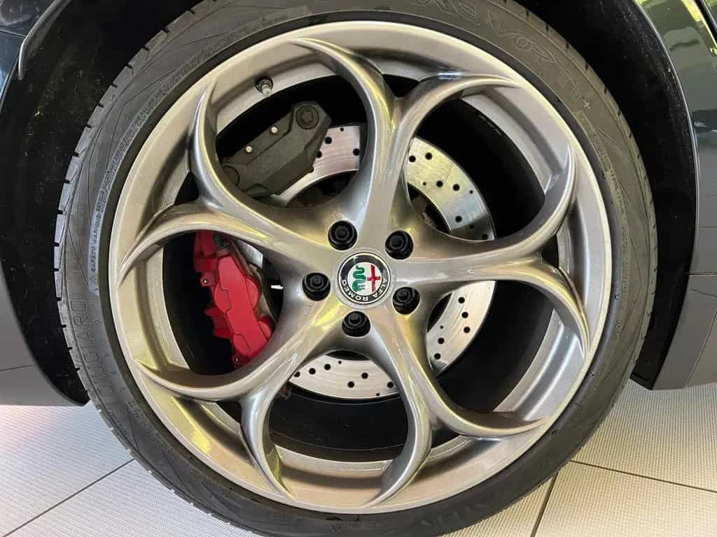 Alfa Romeo Giulia Quadrifoglio 2.9 V6 Bi-Turbo 06/2017-photo-30