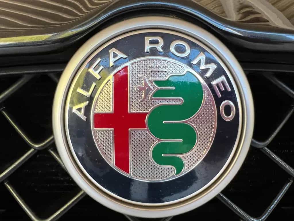 Alfa Romeo Giulia Quadrifoglio 2.9 V6 Bi-Turbo 06/2017-photo-32