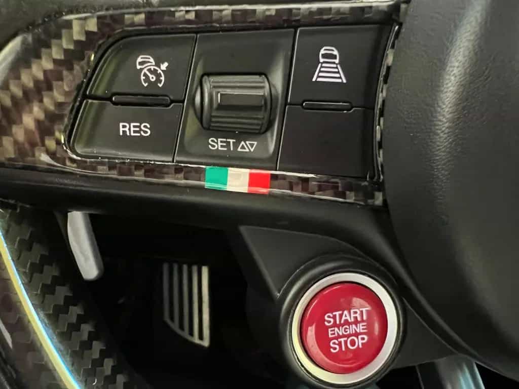 Alfa Romeo Giulia Quadrifoglio 2.9 V6 Bi-Turbo 06/2017-photo-39