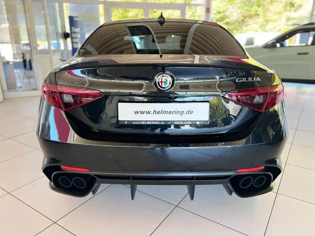 Alfa Romeo Giulia Quadrifoglio 2.9 V6 Bi-Turbo 06/2017-photo-41